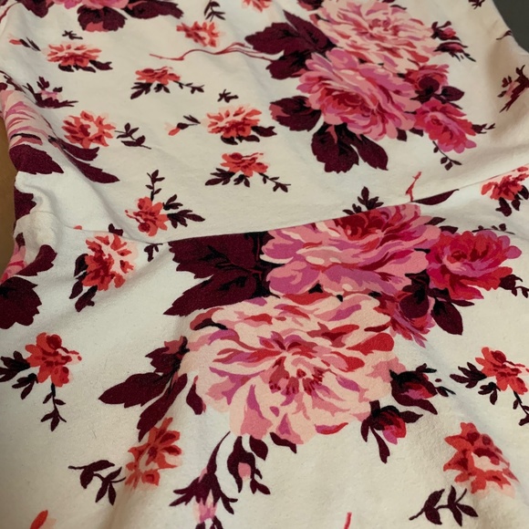 Express Floral Peplum Shirt - Picture 4 of 7